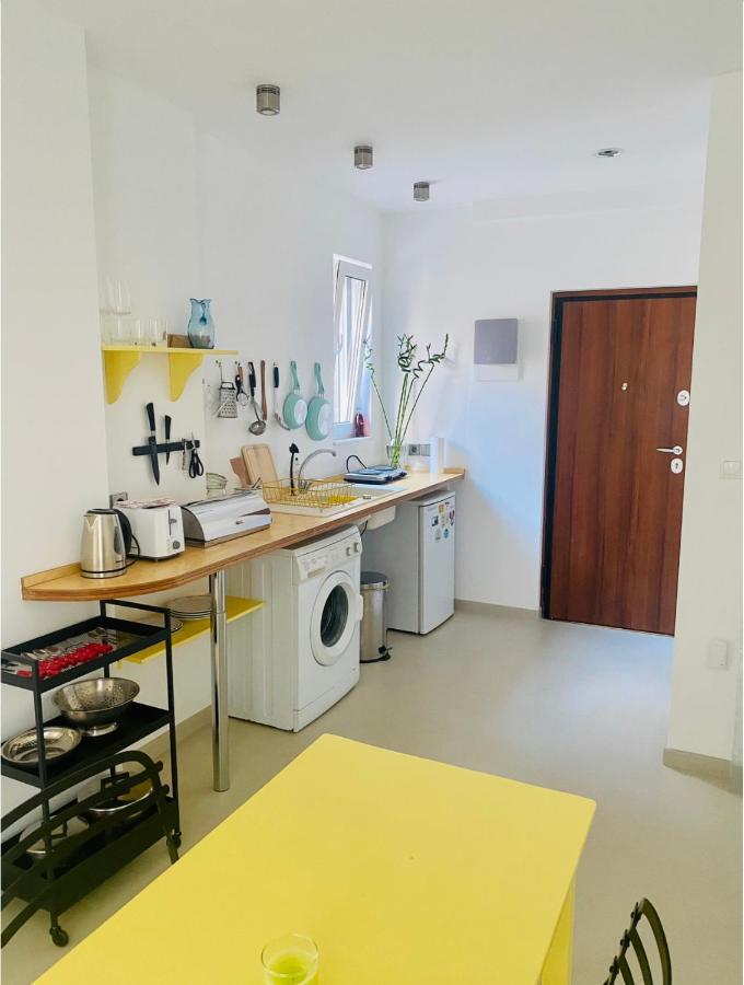 Your Lovely Central Home In Buzzing Exarchia 雅典 外观 照片
